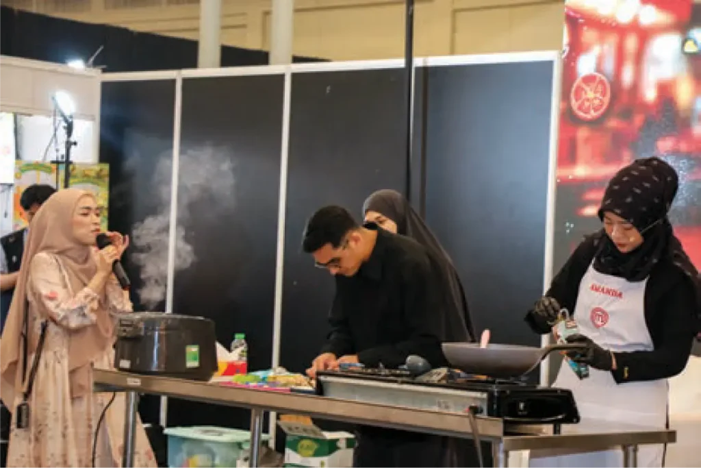 Chefs in action at the HIITS’ Halal Culinary Festival. 